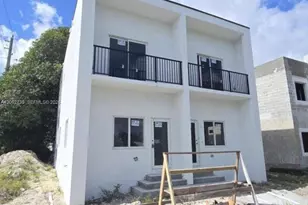 394 NE 174th St, North Miami Beach, FL 33162 - Photo 3