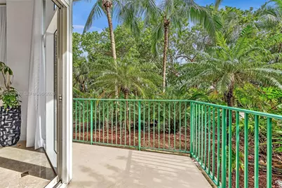 20000 E Country Club Dr #110, Aventura, FL 33180 - Photo 17