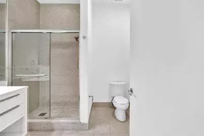 20000 E Country Club Dr #110, Aventura, FL 33180 - Photo 33
