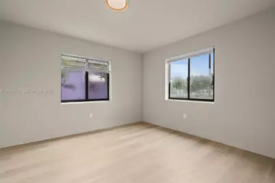 1067 NW 101st St, Miami, FL 33150 - Photo 9