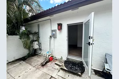 17843 NW 63rd Ct Front #0, Hialeah, FL 33015 - Photo 3
