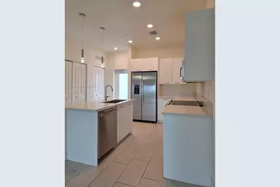 8167 NW 41st St #E-409, Doral, FL 33166 - Photo 9