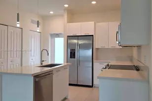 8167 NW 41st St, Doral, FL 33166 - Photo 9