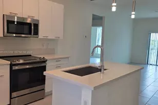 8167 NW 41st St, Doral, FL 33166 - Photo 7