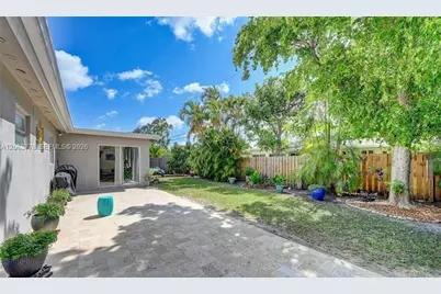 1180 SW 4th Ter, Pompano Beach, FL 33060 - Photo 5