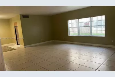 [Address not provided], North Miami, FL 33181 - Photo 7