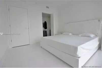1080 Brickell Ave #3403, Miami, FL 33131 - Photo 17