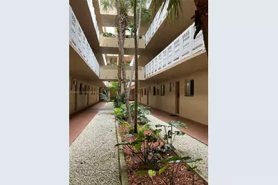 17000 NW 67th Ave #112, Hialeah, FL 33015 - Photo 27