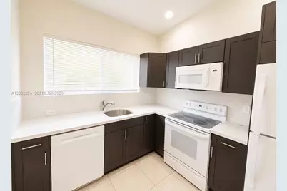 3864 SW 48th Ave #3864, Hollywood, FL 33023 - Photo 3