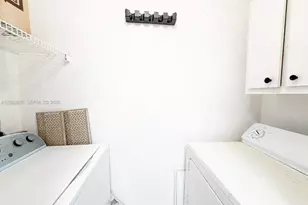 20681 NE 4th Pl, Miami, FL 33179 - Photo 17