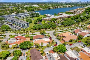 522 NE 195th St, Miami, FL 33179 - Photo 31