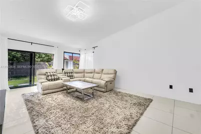 522 NE 195th St, Miami, FL 33179 - Photo 13