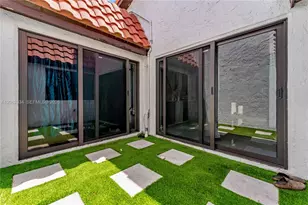 522 NE 195th St, Miami, FL 33179 - Photo 27
