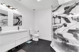 522 NE 195th St, Miami, FL 33179 - Photo 19