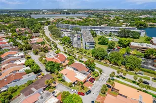 522 NE 195th St, Miami, FL 33179 - Photo 31