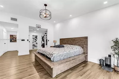 522 NE 195th St, Miami, FL 33179 - Photo 15