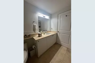 170 SE 14th St #2007, Miami, FL 33131 - Photo 17