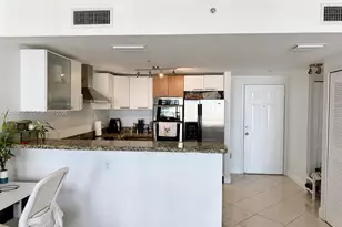 170 SE 14th St, Miami, FL 33131 - Photo 5