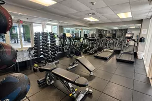 170 SE 14th St, Miami, FL 33131 - Photo 25