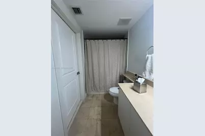 170 SE 14th St #2007, Miami, FL 33131 - Photo 15