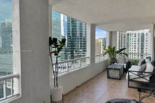 170 SE 14th St, Miami, FL 33131 - Photo 17
