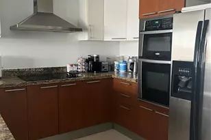 170 SE 14th St, Miami, FL 33131 - Photo 9