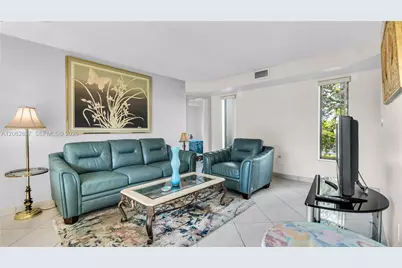 1820 W 53rd St #204, Hialeah, FL 33012 - Photo 11