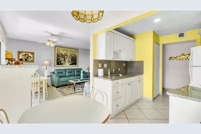 1820 W 53rd St #204, Hialeah, FL 33012 - Photo 5