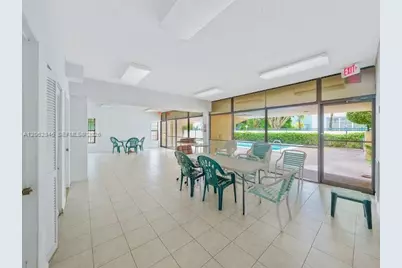 7921 Byron Ave #404, Miami Beach, FL 33141 - Photo 9