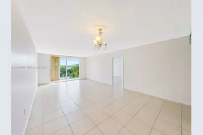 7921 Byron Ave #404, Miami Beach, FL 33141 - Photo 5