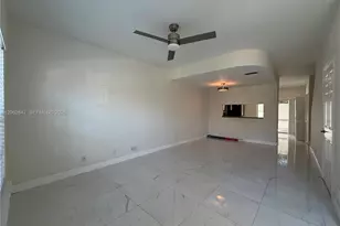 9820 NW 56th Pl, Coral Springs, FL 33076 - Photo 5