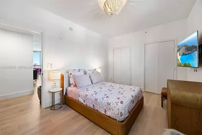 888 Biscayne Blvd #2009, Miami, FL 33132 - Photo 9