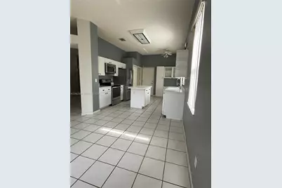 2435 SE 7th Pl #2435, Homestead, FL 33033 - Photo 11