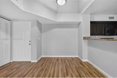 7808 Sonoma Springs Cir #304, Lake Worth, FL 33463 - Photo 5