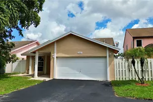 7927 NW 50th St, Lauderhill, FL 33351 - Photo 3