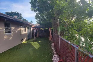 7927 NW 50th St, Lauderhill, FL 33351 - Photo 37