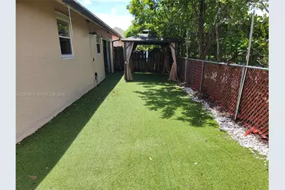 7927 NW 50th St, Lauderhill, FL 33351 - Photo 29