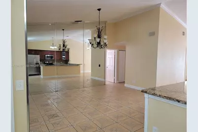 7927 NW 50th St, Lauderhill, FL 33351 - Photo 9