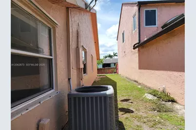 7927 NW 50th St, Lauderhill, FL 33351 - Photo 25