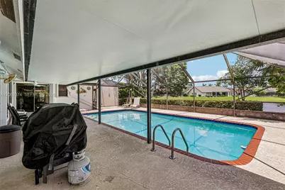 9768 Majestic Way, Boynton Beach, FL 33437 - Photo 5