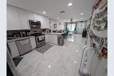 7761 NW 42nd Pl, Coral Springs, FL 33065 - Photo 1