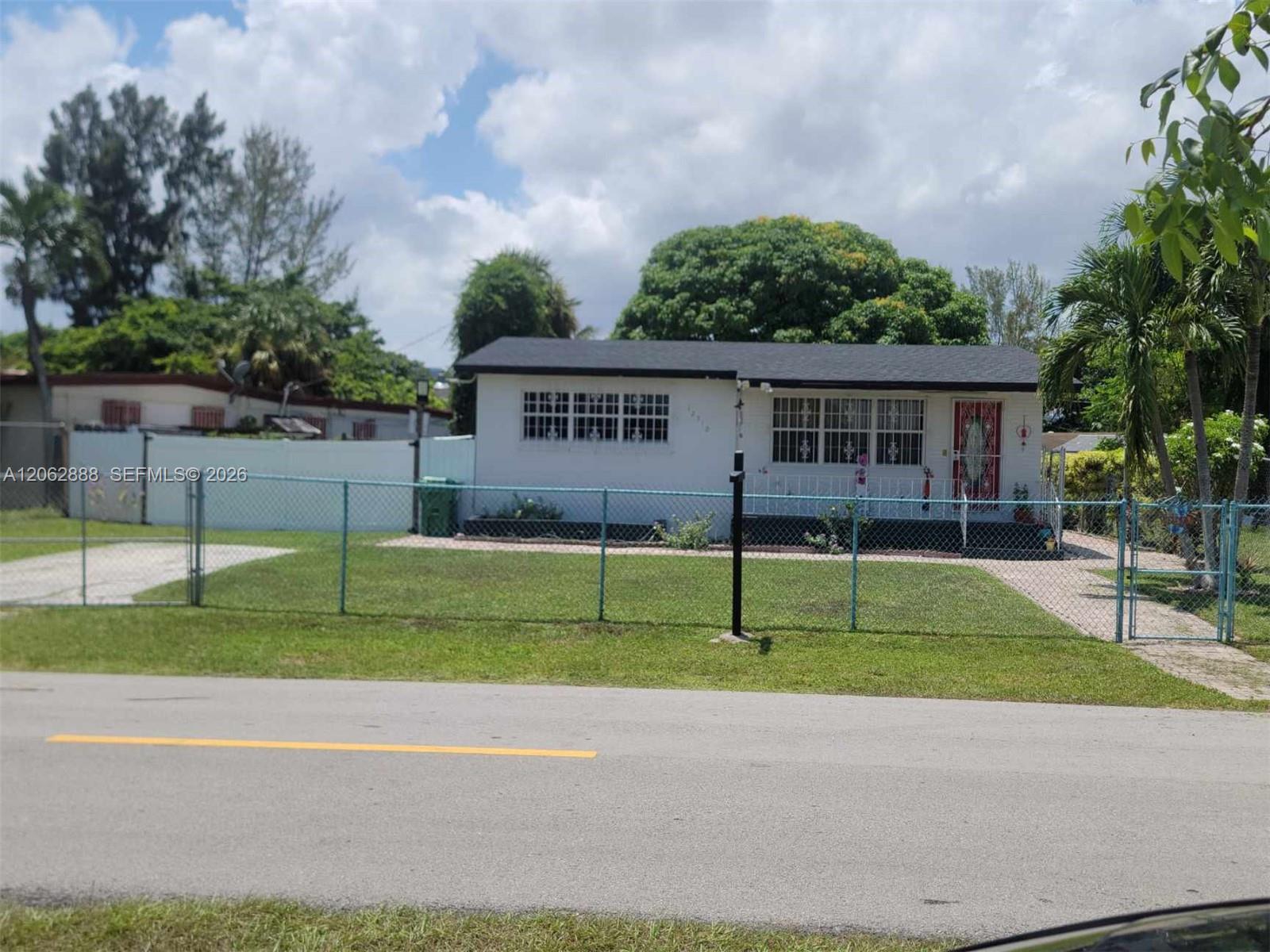 12510 W Golf Dr - 12510 W Golf Dr, Miami, FL 33167 Luxury Property | Jose Angel Pina