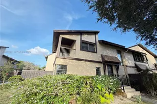 2041 Bayberry Dr, Pembroke Pines, FL 33024 - Photo 37