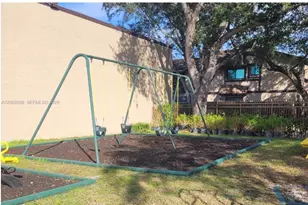 2041 Bayberry Dr, Pembroke Pines, FL 33024 - Photo 43