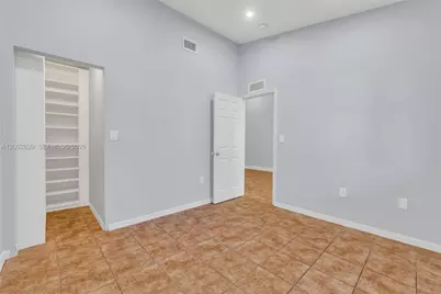 2910 SE 13th Rd #205-44, Homestead, FL 33035 - Photo 9