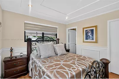 910 W 37th St, Hialeah, FL 33012 - Photo 29