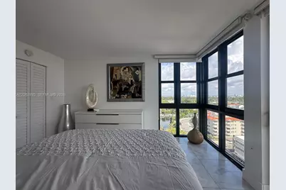 2555 Collins Ave #1400, Miami Beach, FL 33140 - Photo 15