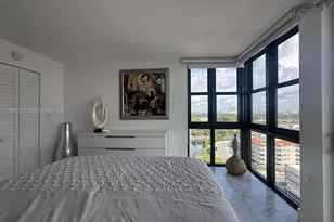 2555 Collins Ave, Miami Beach, FL 33140 - Photo 15