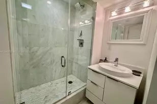 2555 Collins Ave, Miami Beach, FL 33140 - Photo 17