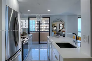 2555 Collins Ave, Miami Beach, FL 33140 - Photo 11